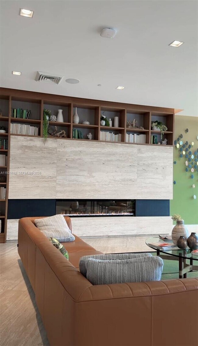 Building Photo - 16385 Biscayne Blvd