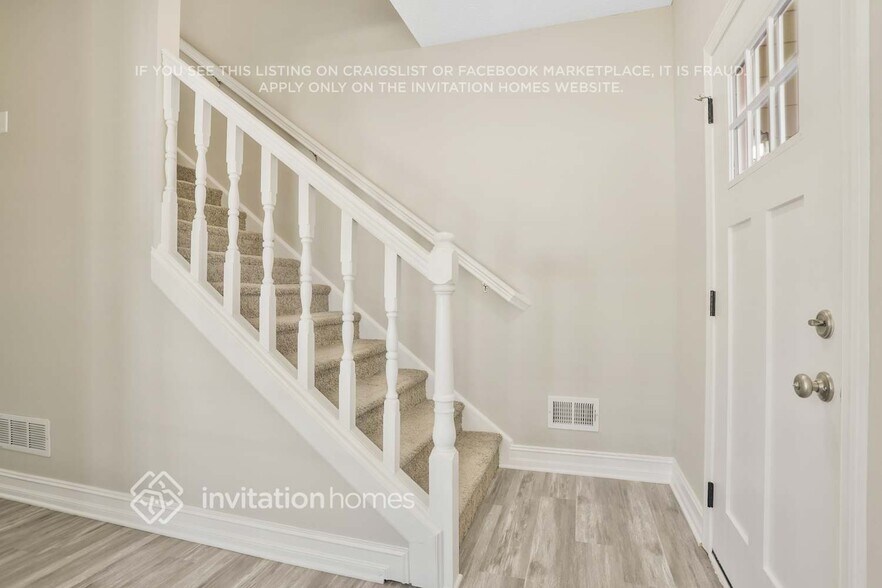 Building Photo - 6015 Holland Dr