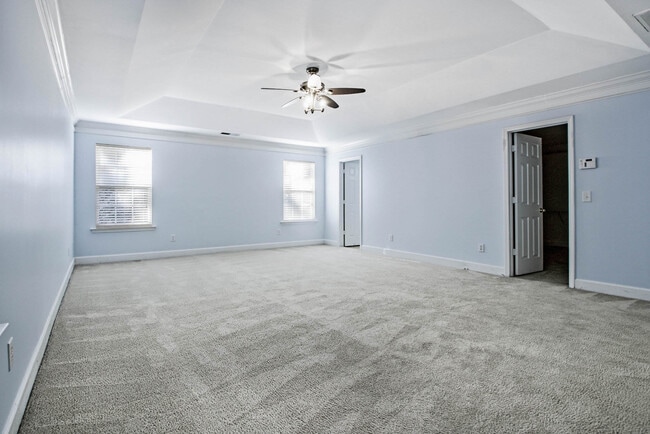 Building Photo - 27 Pin Oak Ln