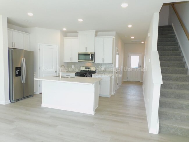 Building Photo - 221 Still Pasture Ln