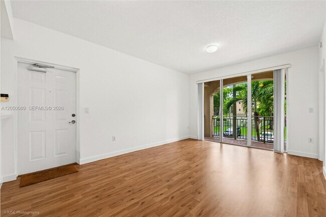 Building Photo - 6700 NW 114th Ave