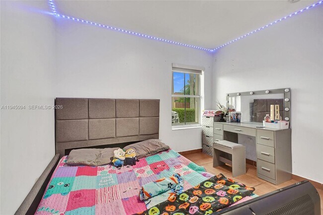 Building Photo - 898 NW 131st Ave