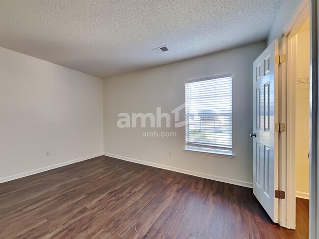 Building Photo - 223 Eagle Ridge Rd