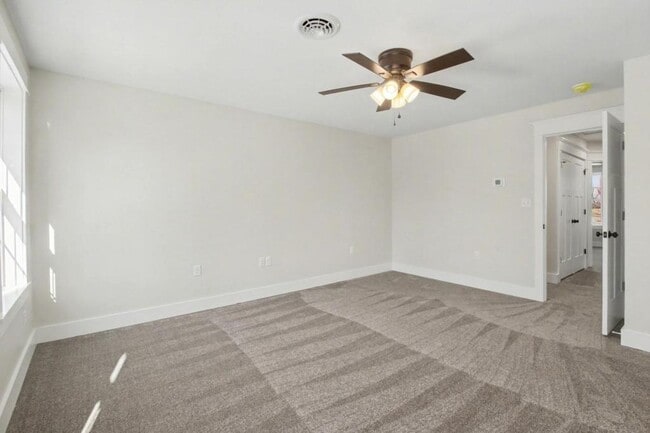 Building Photo - 1355 Valley Green Rd