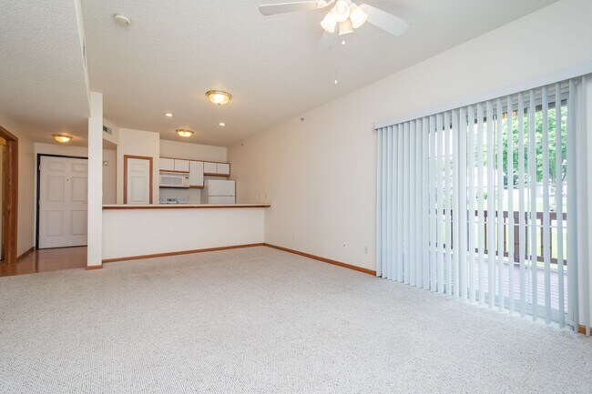 1BR/1 Bath - 725 SF - Living Room & Kitchen - Autumn Ridge