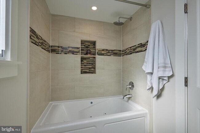 Building Photo - 34 Channing St NW