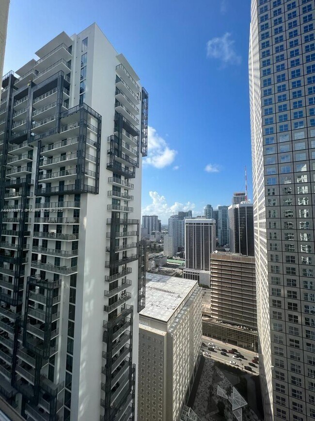 Building Photo - 300 S Biscayne Blvd