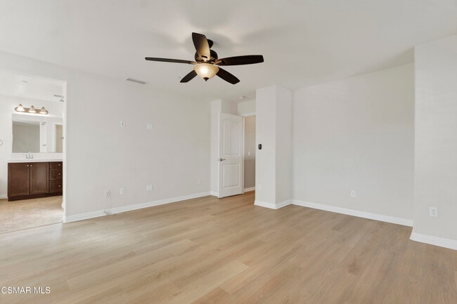 Building Photo - 1521 Silver Shadow Dr