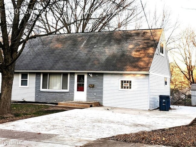 Primary Photo - 7305 SW 12th St