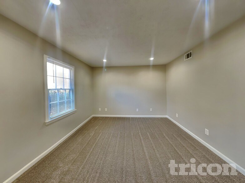 Building Photo - 2709 Braemore Pl