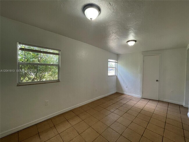 Building Photo - 804 NW 19th Terrace