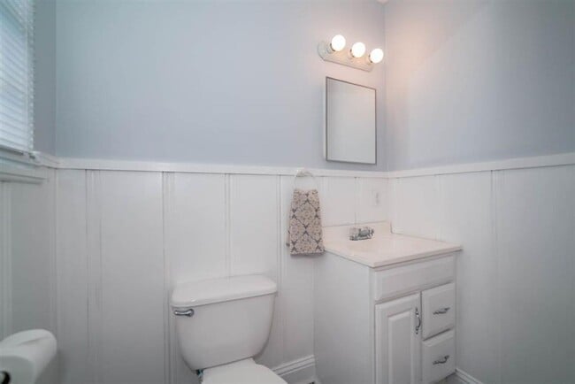 Building Photo - 3/1.5 Home in Central Longview