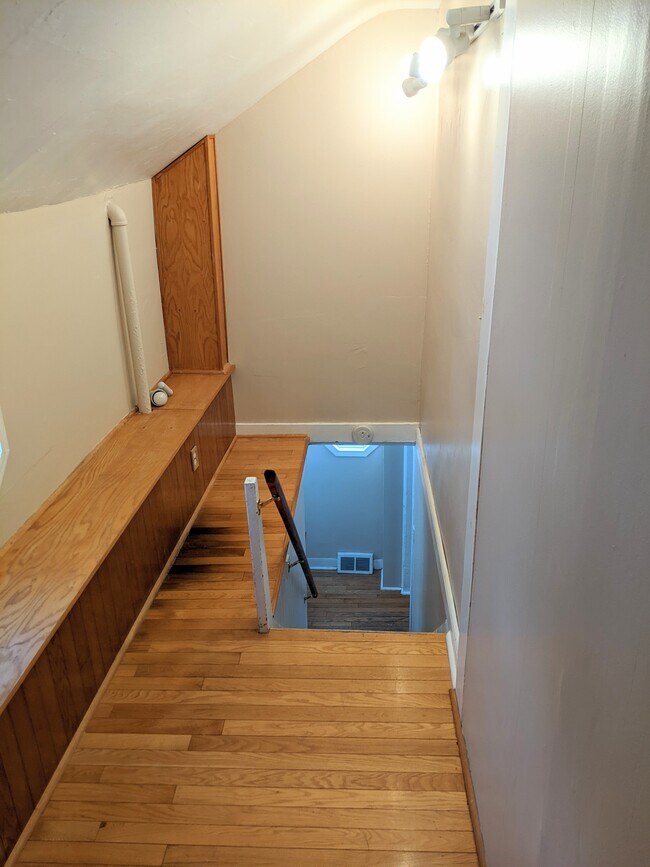 Two Floors - 5 Edgewood Rd