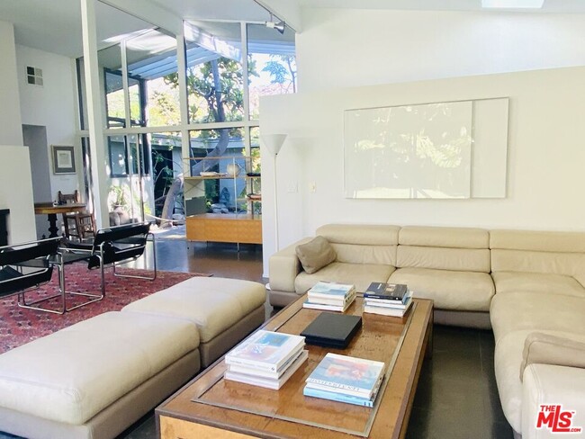 Building Photo - 30611 Las Estrellas Dr