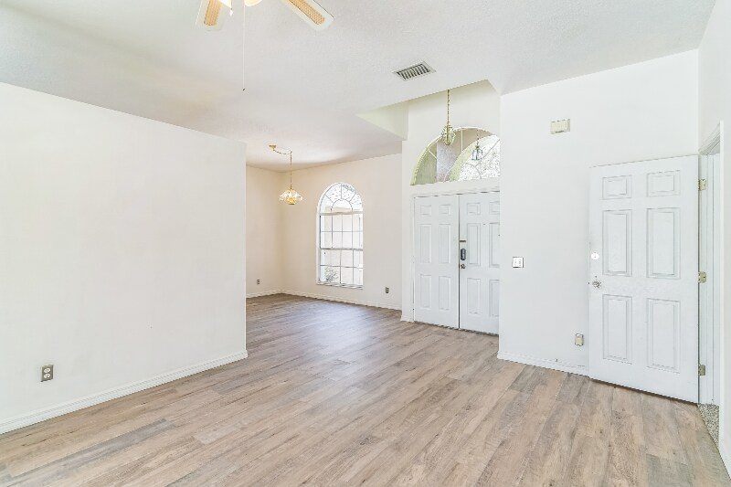 Building Photo - 4428 White Oak Cir