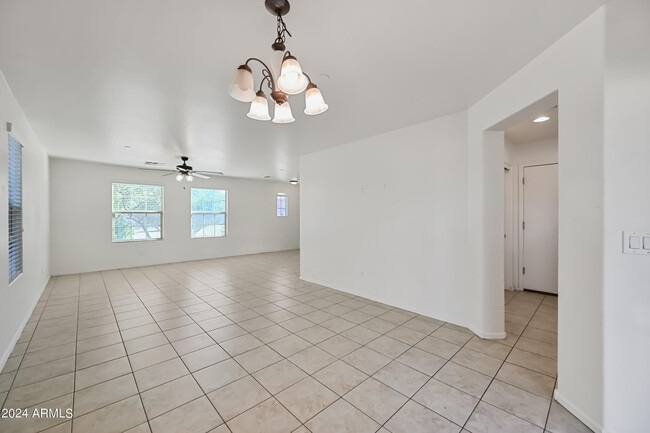 Building Photo - 2257 S Ponderosa Dr