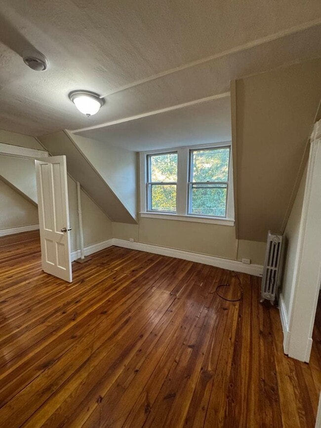 Building Photo - Charming 1-Bedroom Apartment in Russell, MA