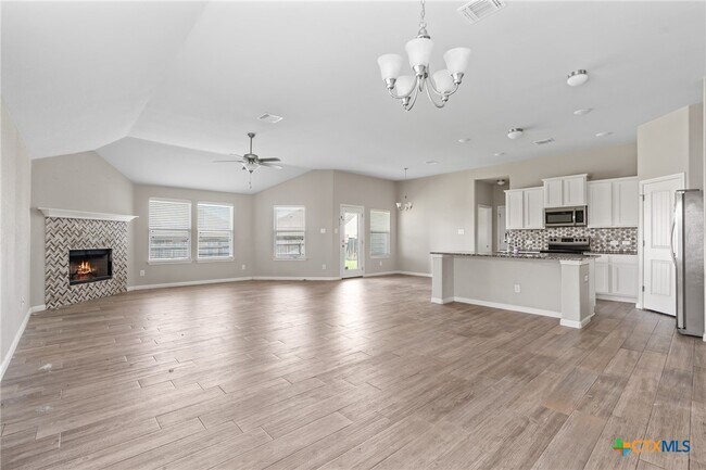 Building Photo - 6117 Verde Dr