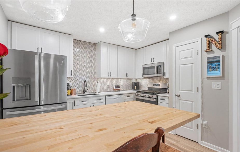 Building Photo - 10 Ironstone Ct