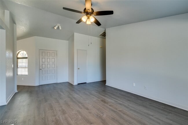 Building Photo - 1670 Rocking Horse Dr