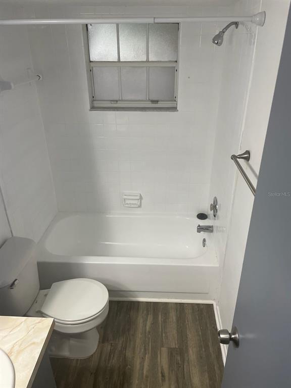 Building Photo - 571 Midway Track