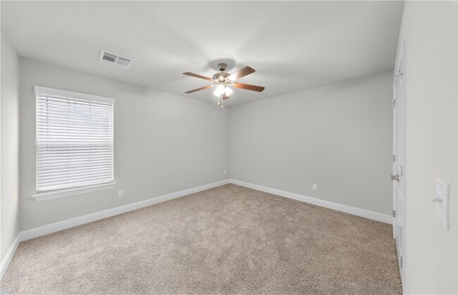 Building Photo - 584 Quartz Wy