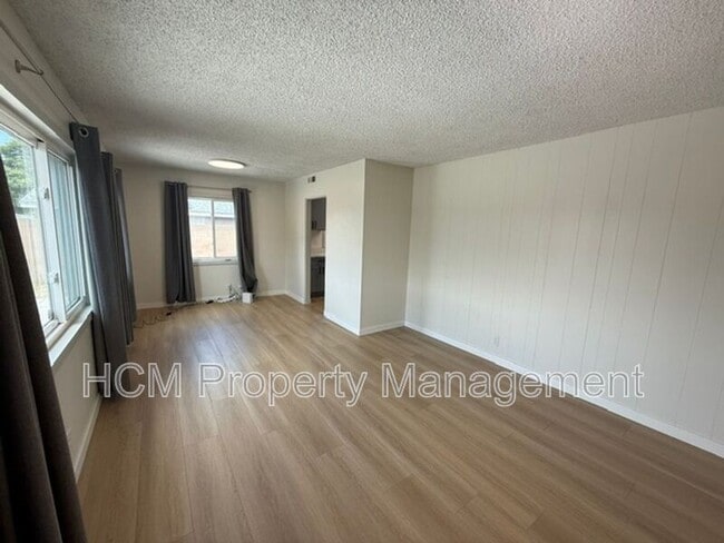 Building Photo - 522 N Hampton St