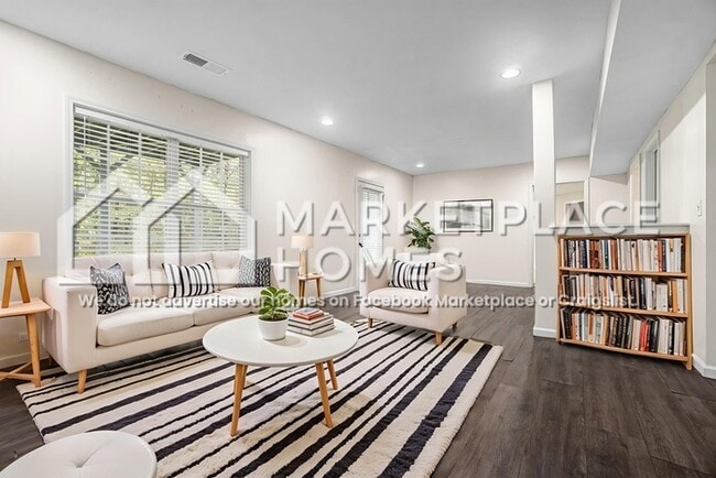 Building Photo - 141 Stable Ln