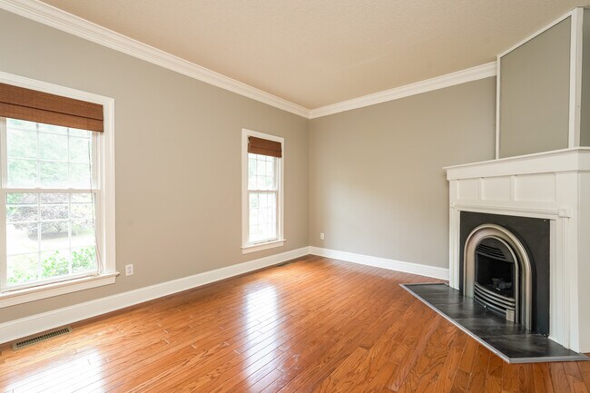Building Photo - 213 Worthland Ct