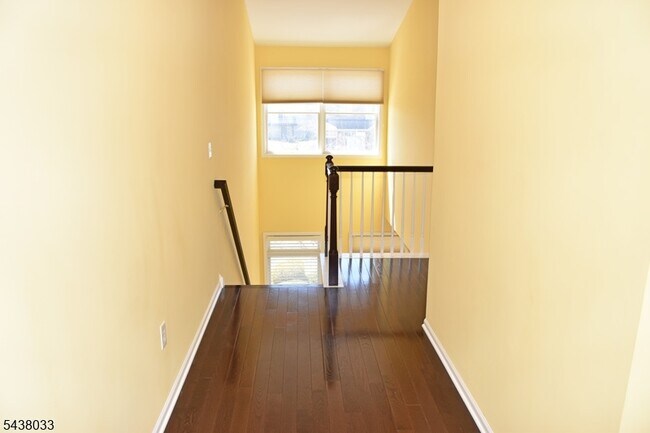 Building Photo - 125 Springhill Dr