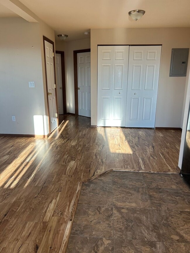 Building Photo - Newer 2 Bedroom 1 Bathroom with a View