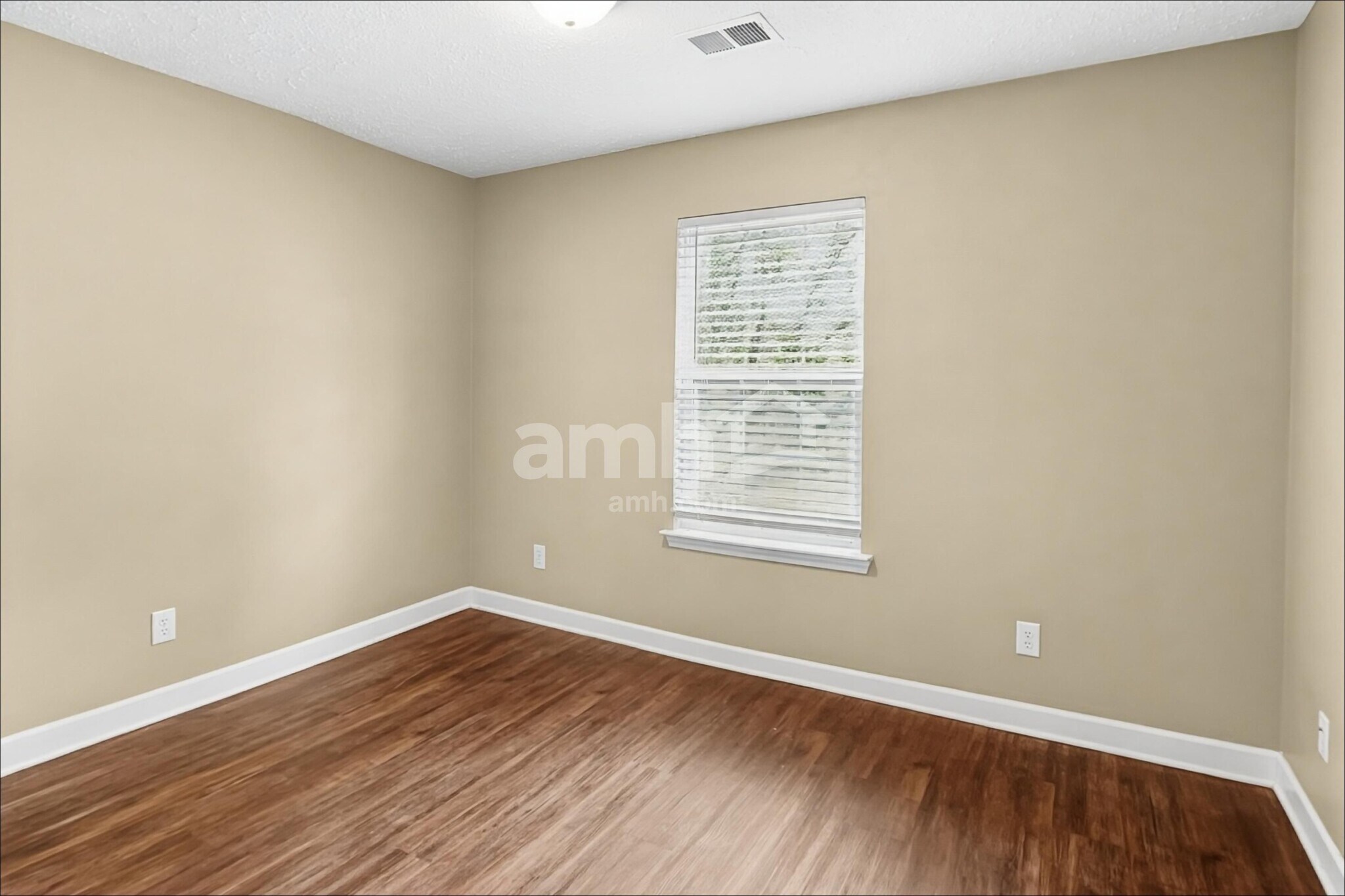Building Photo - 2310 Devonshire Dr