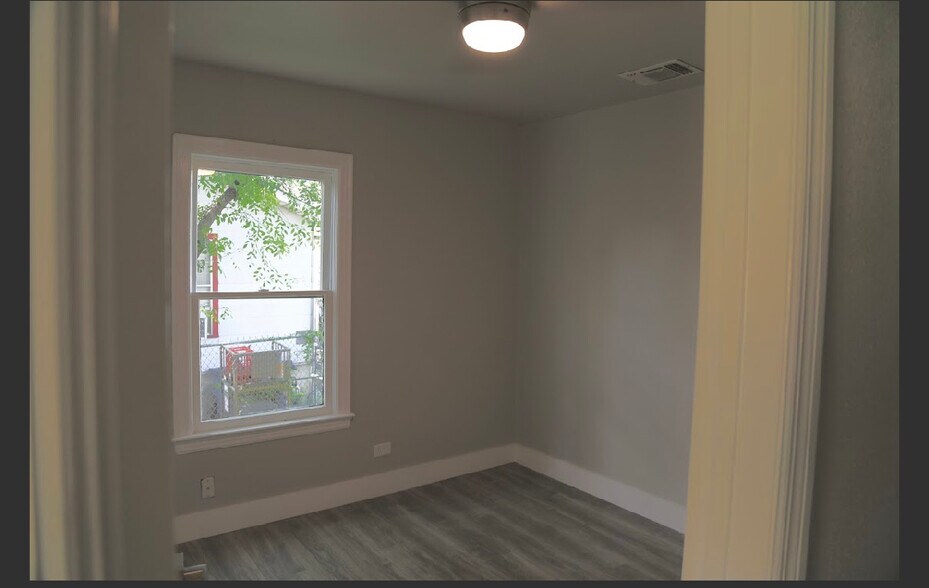 Building Photo - 4010 Neer Ave