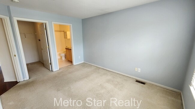 Building Photo - 2749 Barclay Way