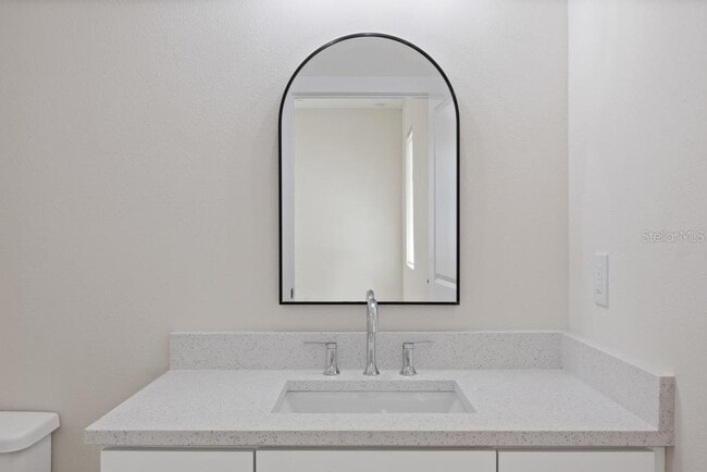 Building Photo - 4206 N Manhattan Ave