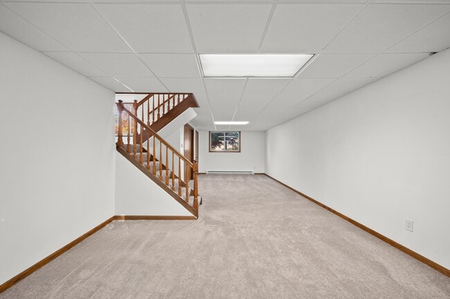 Building Photo - 1332 W Glenlord Rd