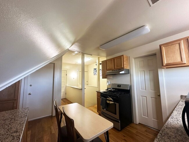 Building Photo - 113 Comstock Pl