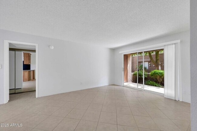 Building Photo - 1 Bedroom Condo in a private gated communi...