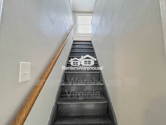 Building Photo - 459 Algonquin Rd