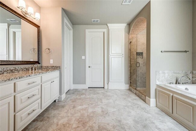 Building Photo - Templeton