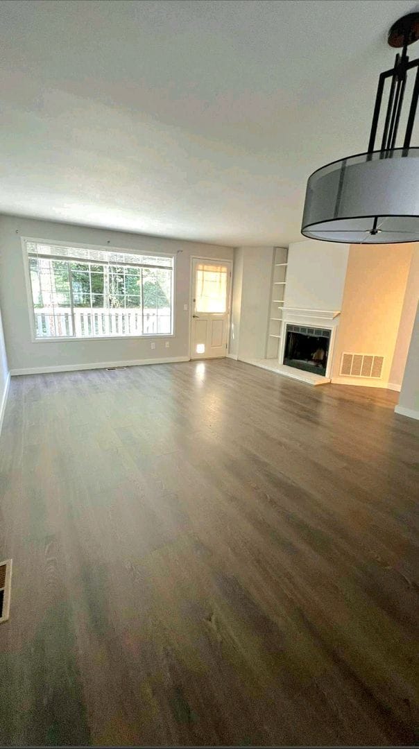 Building Photo - Kirkland 2 Bedroom 2.5 Bath Springbrook Co...