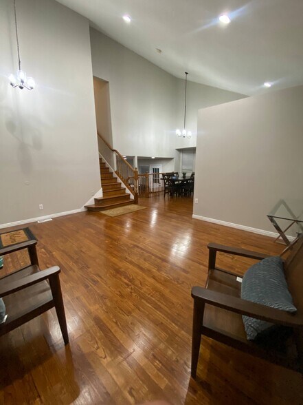 Building Photo - 1160 N Colonel Rd