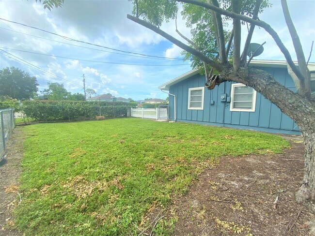Building Photo - 561 Southwest Blvd
