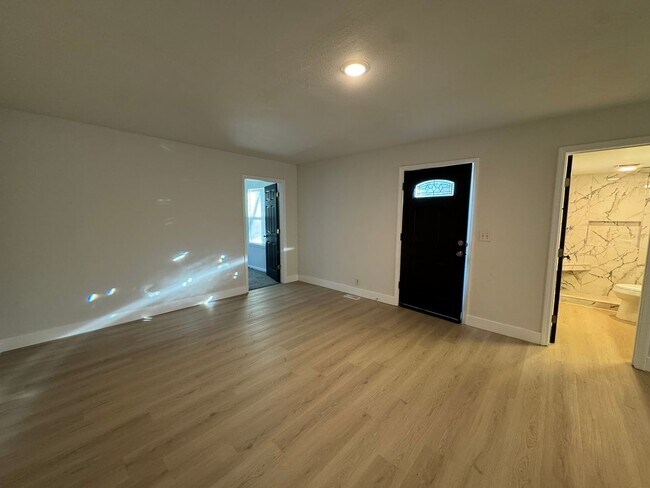 Building Photo - 1800 Gordon St