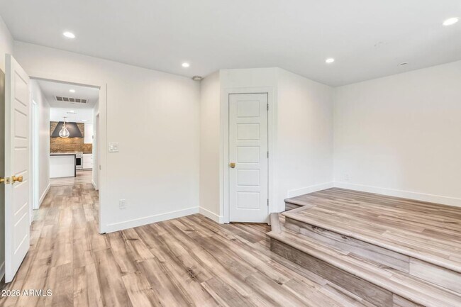 Building Photo - 9046 N 28th St