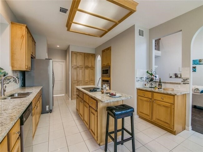 Building Photo - 4425 Cityview Dr