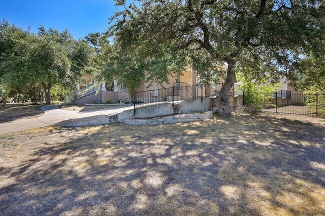 Building Photo - 10011 Brightling Ln