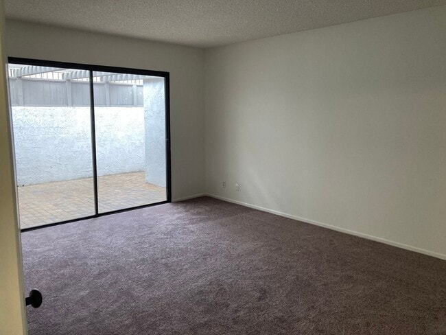 Building Photo - 25606 Spinnaker Dr