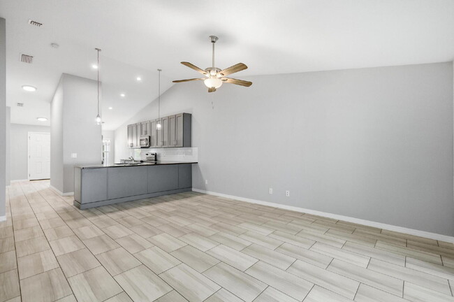 Building Photo - Matanzas Woods