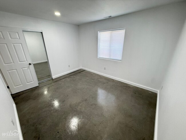 Building Photo - 2503-2505 S 47th Ave